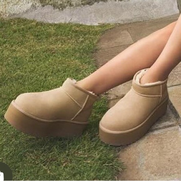 🧸BNIB UGG ULTRA MINI PLATFORM SAND BOOTS WOMENS 7🧸 - Picture 9 of 9